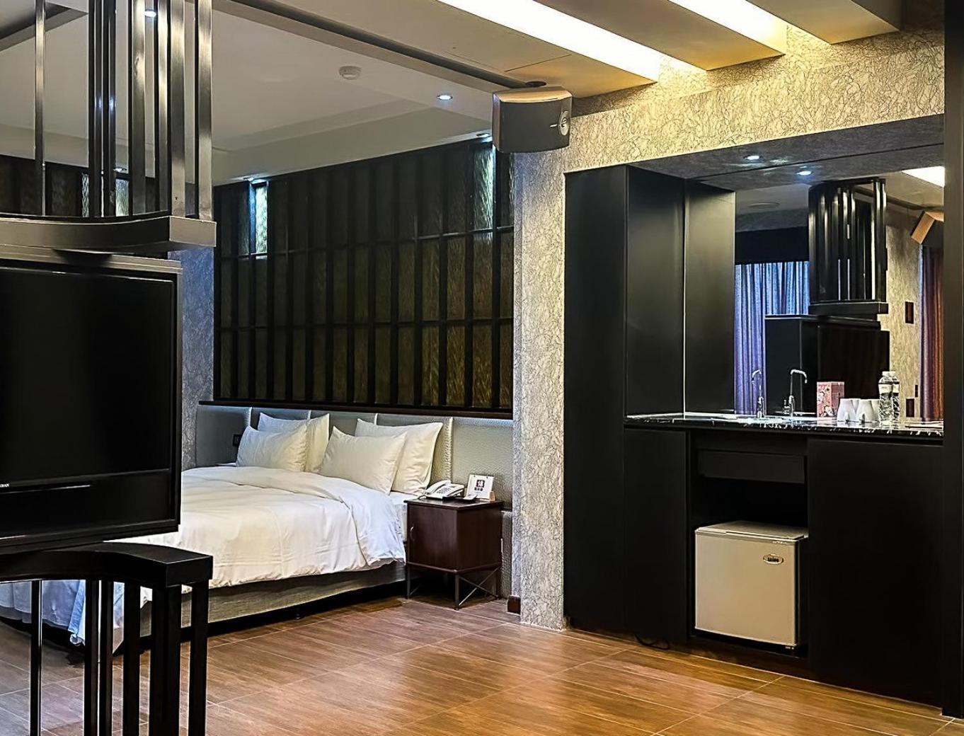 All-Ur Boutique Motel-Ping Tung Branch Pingtung Exteriör bild