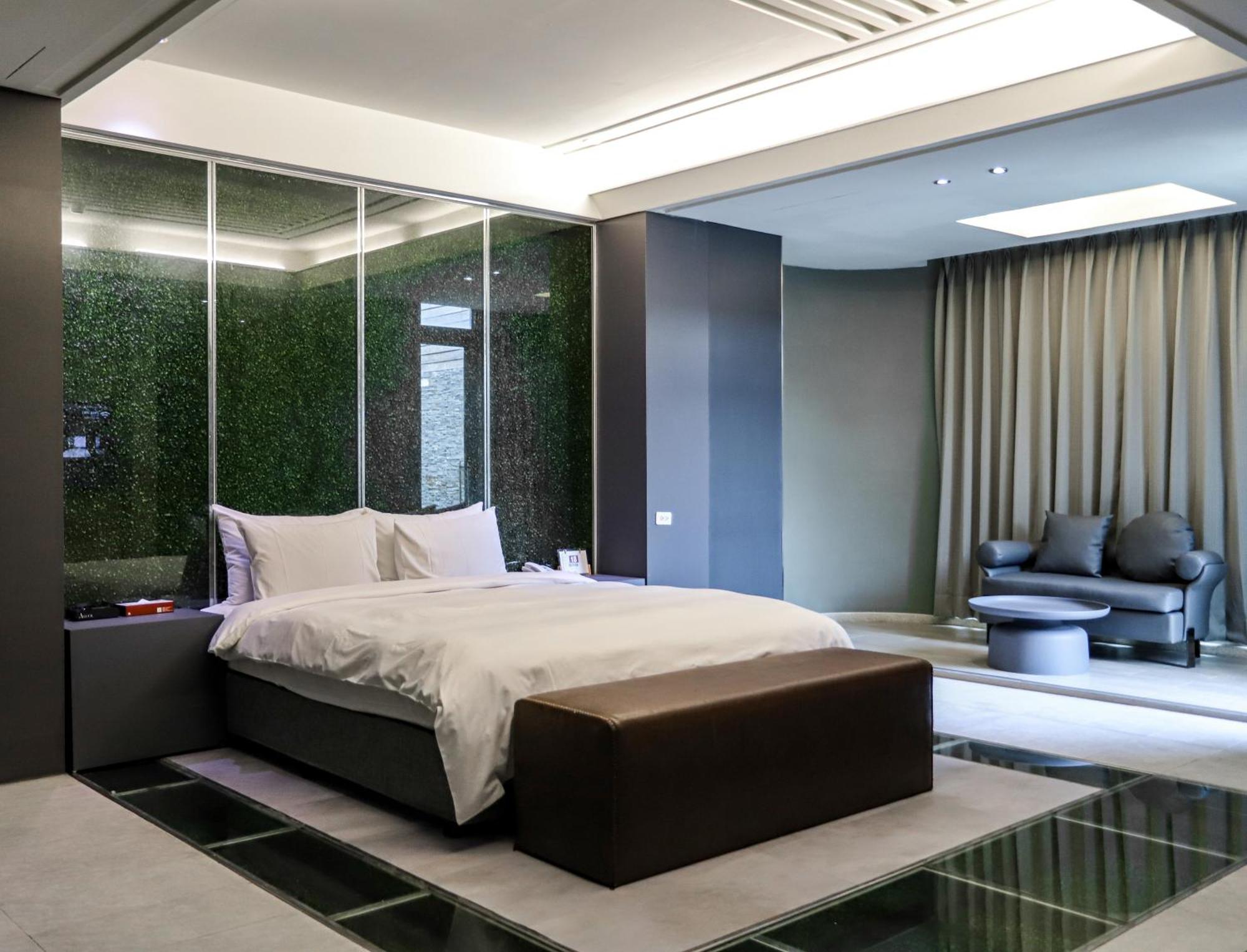 All-Ur Boutique Motel-Ping Tung Branch Pingtung Exteriör bild