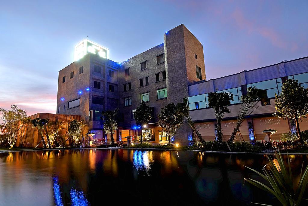 All-Ur Boutique Motel-Ping Tung Branch Pingtung Exteriör bild