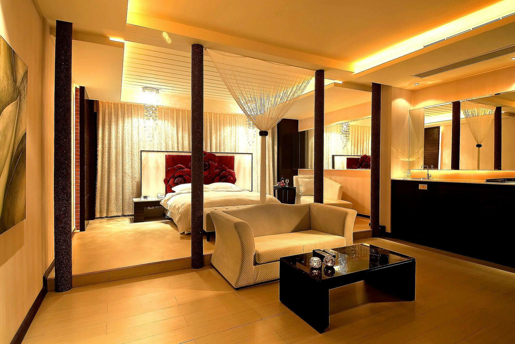 All-Ur Boutique Motel-Ping Tung Branch Pingtung Exteriör bild